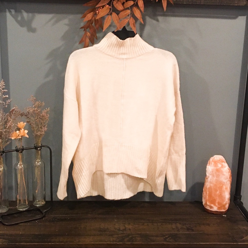 LIKE NEW Romeo & Juliette mock neck sweater Size S